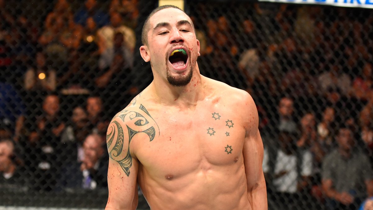 Robert Whittaker Favored to Defeat Kelvin Gastelum at UFC Vegas 24