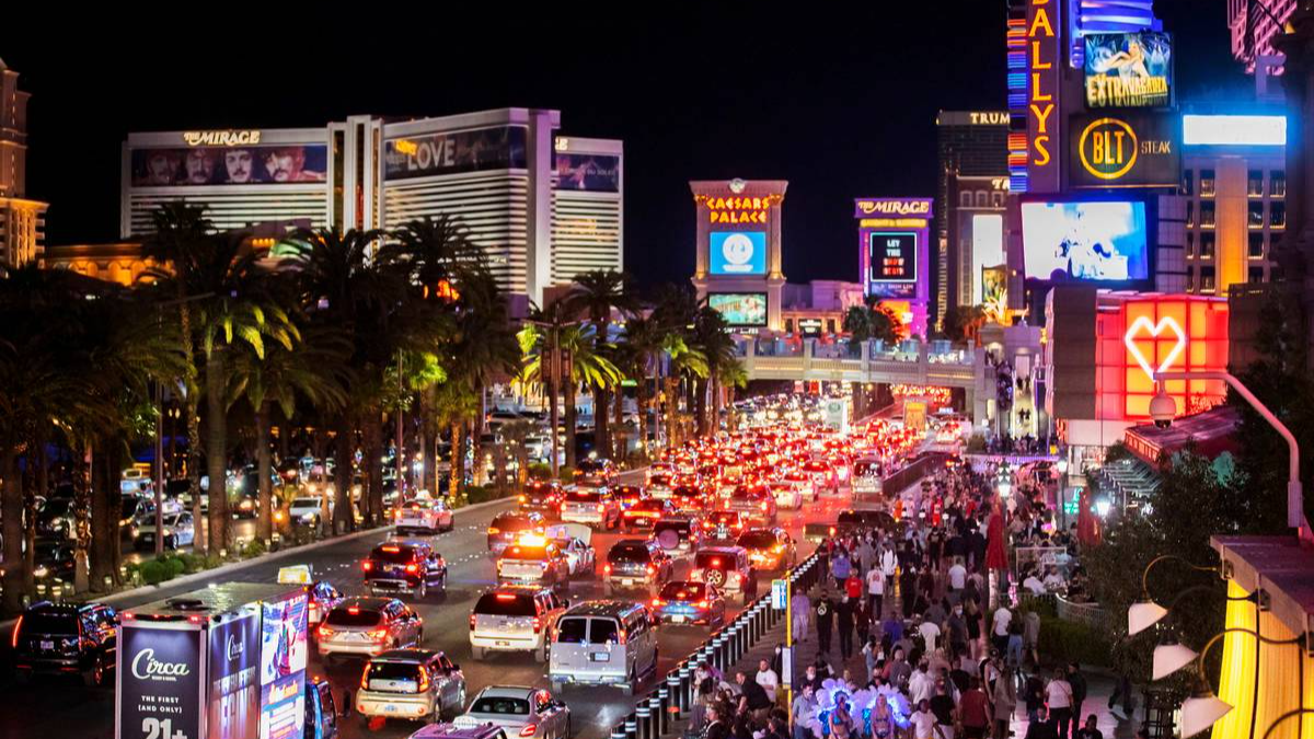 Las Vegas Experiences Busy Weekends as Full Capacity Begins