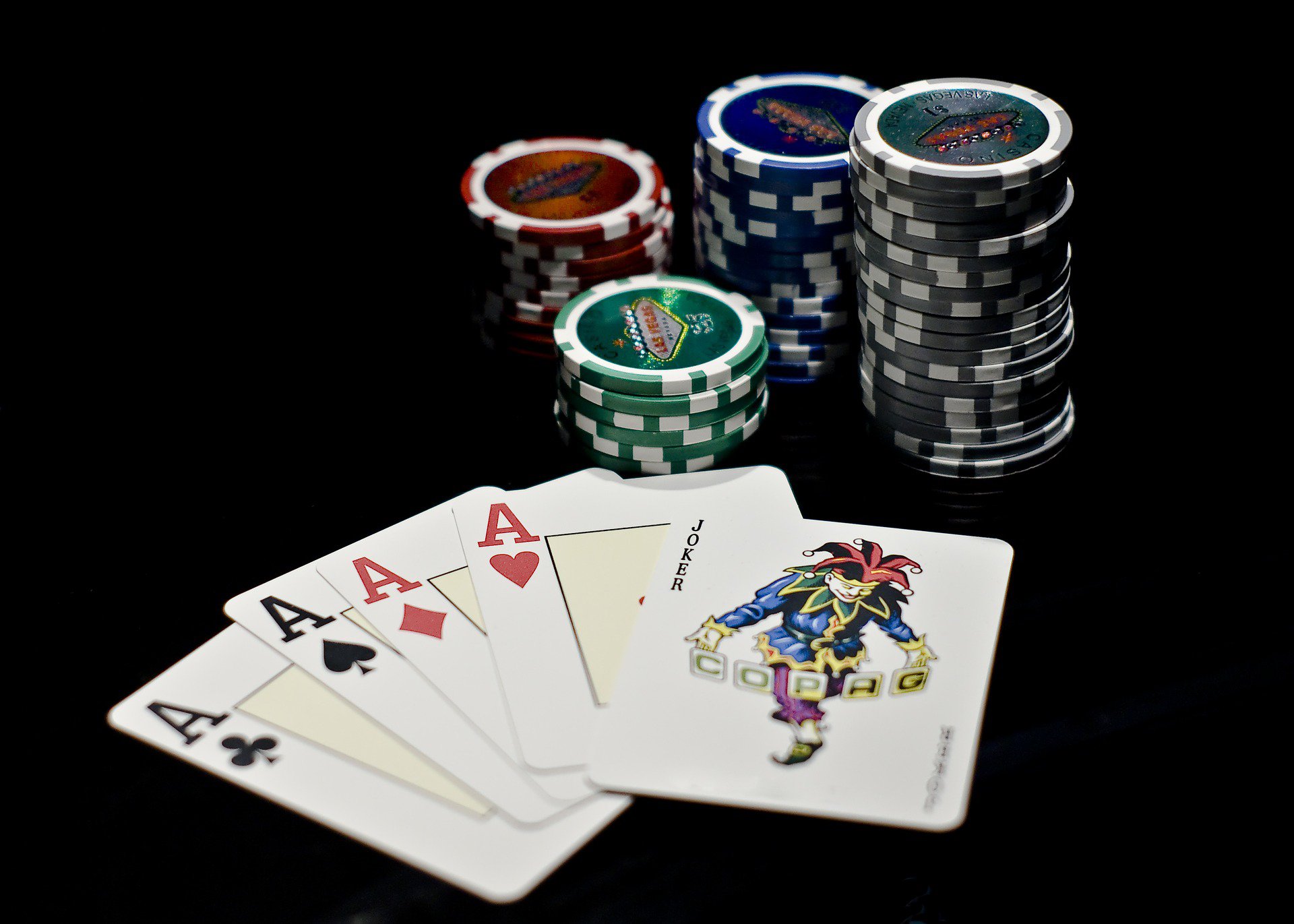 4 Key Tactics The Pros Use For Caribbean Poker